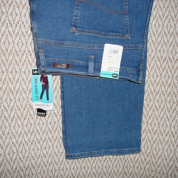 NWT Lee Relaxed Fit Straight Leg Denim Jeans Sits at Waist Fits Curves 24W 3X - Picture 4 of 9
